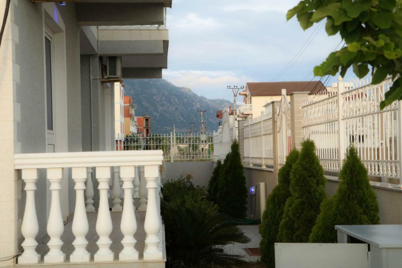 Doci Seven Hotel Velipojë Esterno foto
